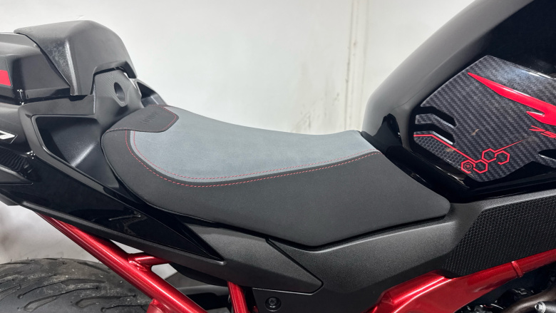 (23MY) Honda CB750 Hornet